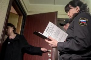 Приставы незаконно вынесли имущество
