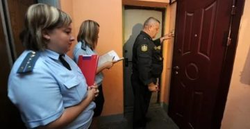 Судебные приставы не имеют право отнимать единственное жилье