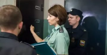 Могут ли приставы арестовать имущество без присутствия должника