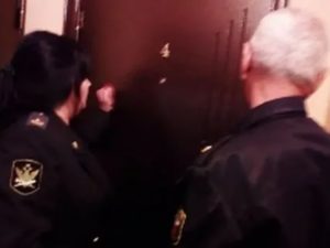 Приставы арестовали квартиру что делать дальше