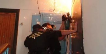 В Каких Случаях Судебные Приставы Взламывают Двери В Квартиру